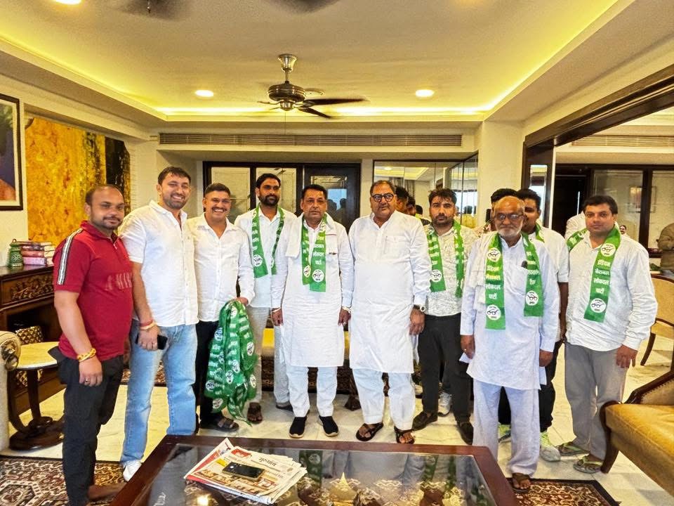 भूपेंद्र हुड्डा और दीपेंद्र हुड्डा को अलविदा करके सैकड़ों की तादाद में युवाओं ने अभय सिंह चौटाला का नेतृत्व स्वीकार करते हुए इनेलो का दामन थामा